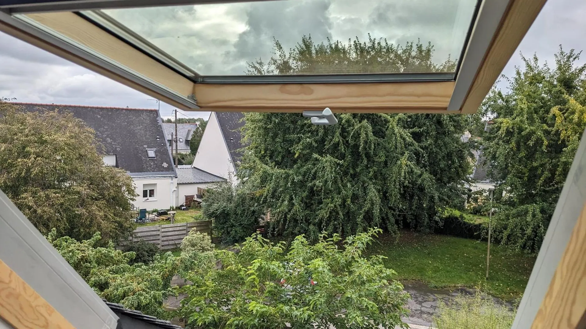 Ubytování v soukromí Apartmán Chambre 2Eme Etage Avec Bureau, Wc Et Lavabo Prive, Au Calme En Impasse, Bourg 300M Et Bras De Mer 1Km! Crach